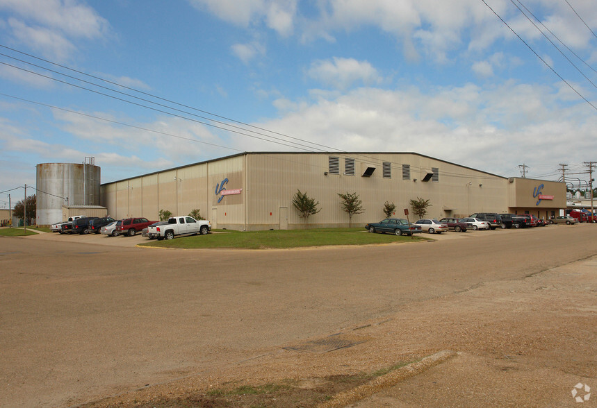 Primary Photo Of 1125 Weems St, Jackson Distribution For Lease