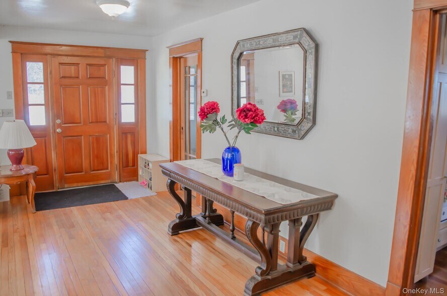 More Photos Of 8874 US Route 9W, Athens Office Residential For Sale