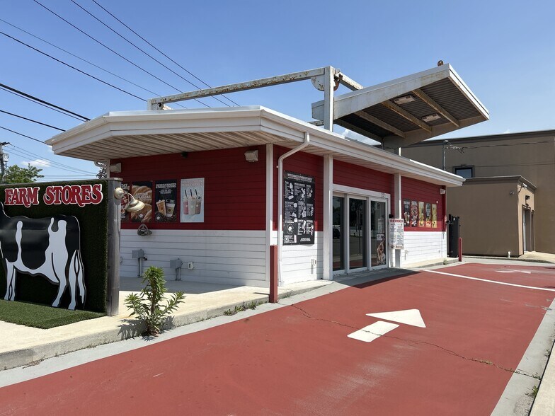 More Photos Of 4451 Austin Blvd, Island Park General Retail For Lease