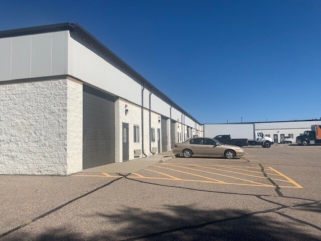 More Photos Of 42376-42498 Mound Rd, Sterling Heights Warehouse For Lease