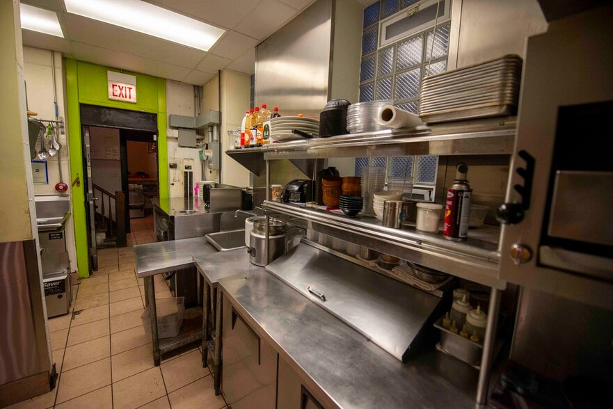 More Photos Of 1829 W Chicago Ave, Chicago Storefront Retail Residential For Lease