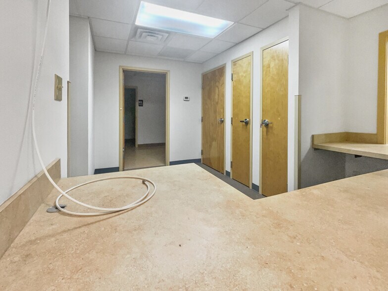 More Photos Of 608 N High St, Millville Medical For Sale