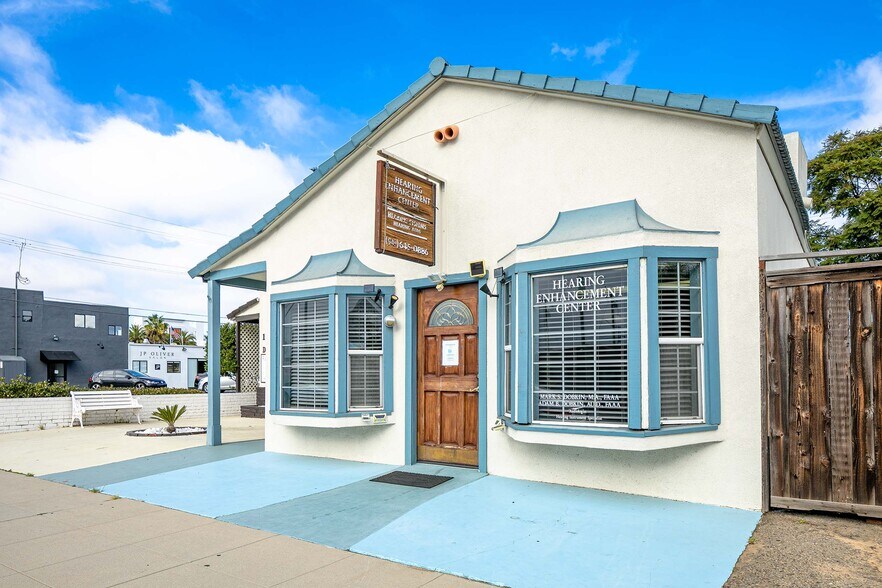 More Photos Of 124 Broadway, Costa Mesa Medical For Sale