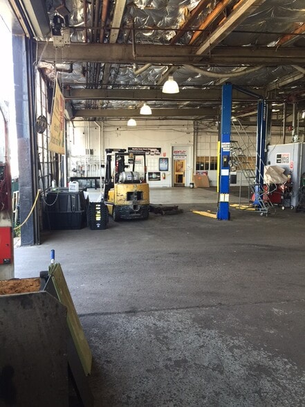 More Photos Of 6225 State Rd, Philadelphia Warehouse For Lease