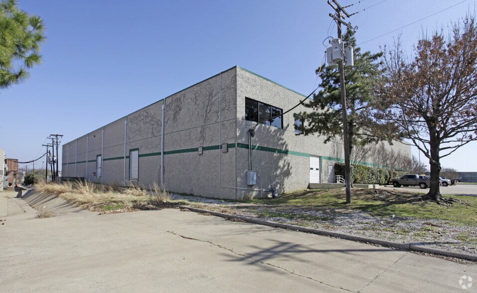 More Photos Of 2110 113th St, Grand Prairie Warehouse For Lease