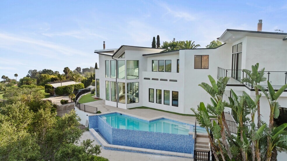 More Photos Of 6380 Meadows Ct, Malibu Rehabilitation Center For Lease