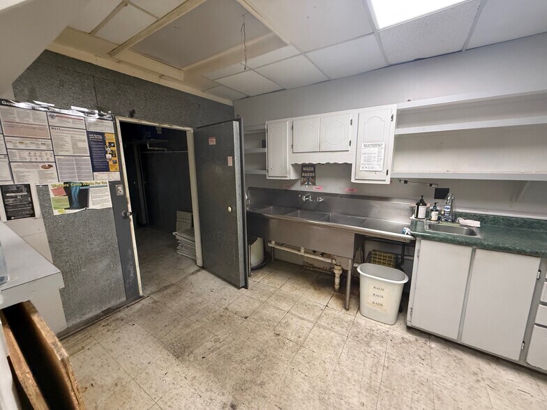 More Photos Of 2916 S Washington Ave, Titusville Freestanding For Sale