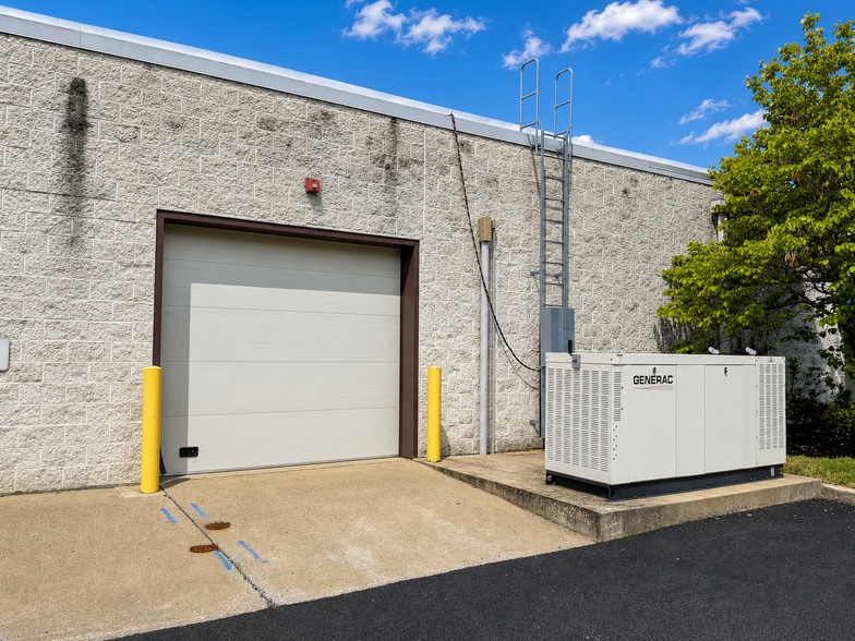 More Photos Of 307 Ruthar Dr, Newark Office For Sale