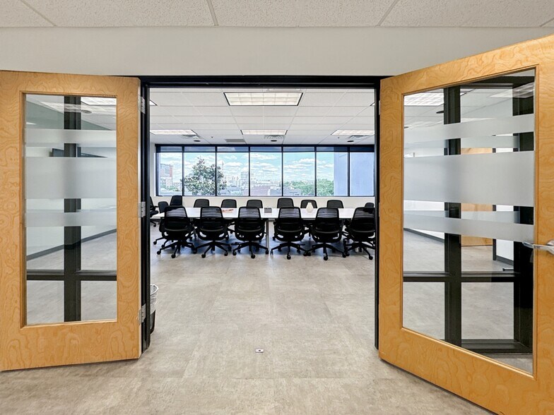 More Photos Of 1 Music Cir N, Nashville Coworking Space