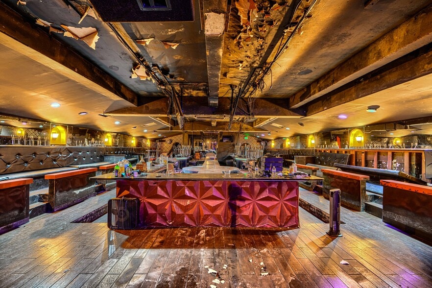 More Photos Of 414-416 E Baltimore St, Baltimore Bar For Sale