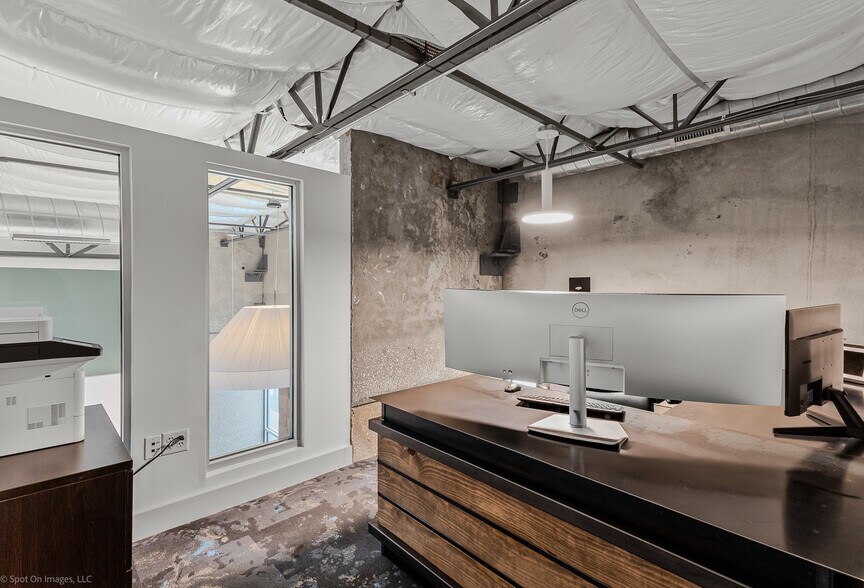 More Photos Of 1380 River Bend Dr, Dallas Office For Sale