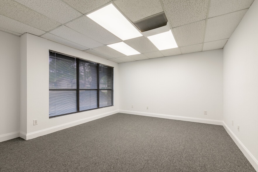 More Photos Of 736 N Fielder Rd, Arlington Medical For Sale