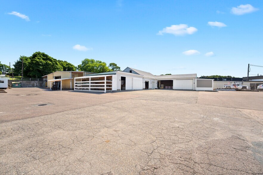 More Photos Of 830 Cumberland Hill Rd, Woonsocket Freestanding For Sale