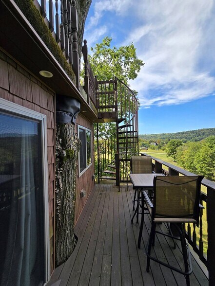 More Photos Of 604 Oak Ridge Rd, Oak Ridge Hotel For Sale