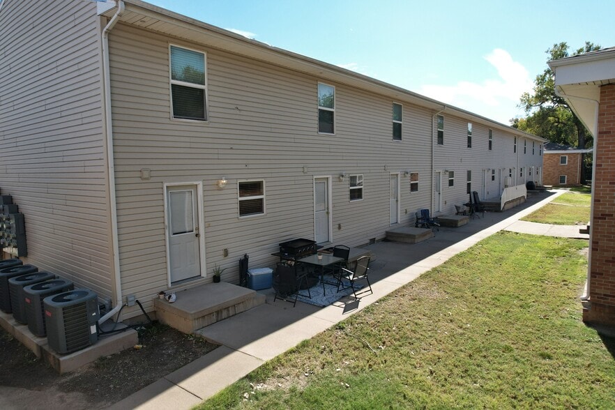 More Photos Of 503 Halladay St, Hays Apartments For Sale
