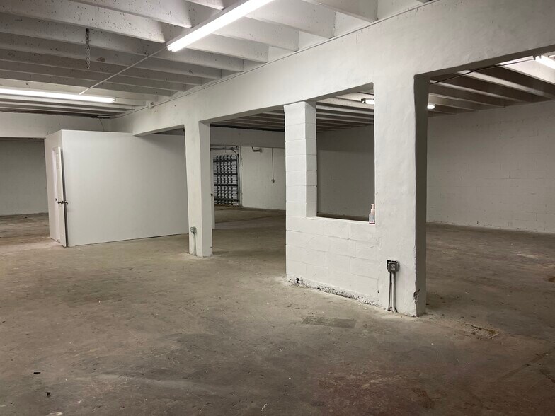 More Photos Of 2130 SW 56th Ter, West Park Warehouse For Lease
