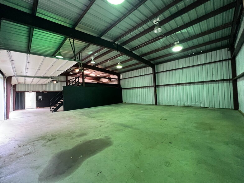 More Photos Of 3900 Miriam Dr, Charlotte Unknown For Lease