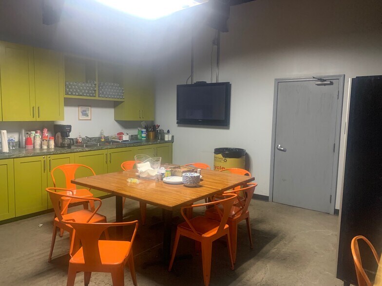 More Photos Of 1704 E Highland Rd, Highland Township Warehouse For Sale