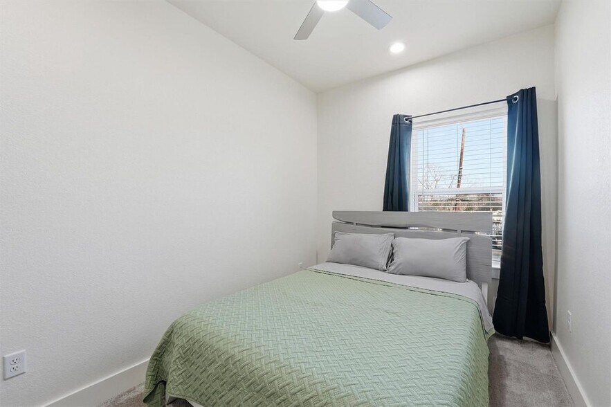 More Photos Of 7908 Brandon St, Houston Multifamily For Sale