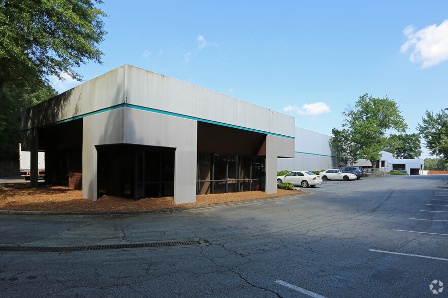 More Photos Of 1750 Young Ct, Norcross Warehouse For Lease