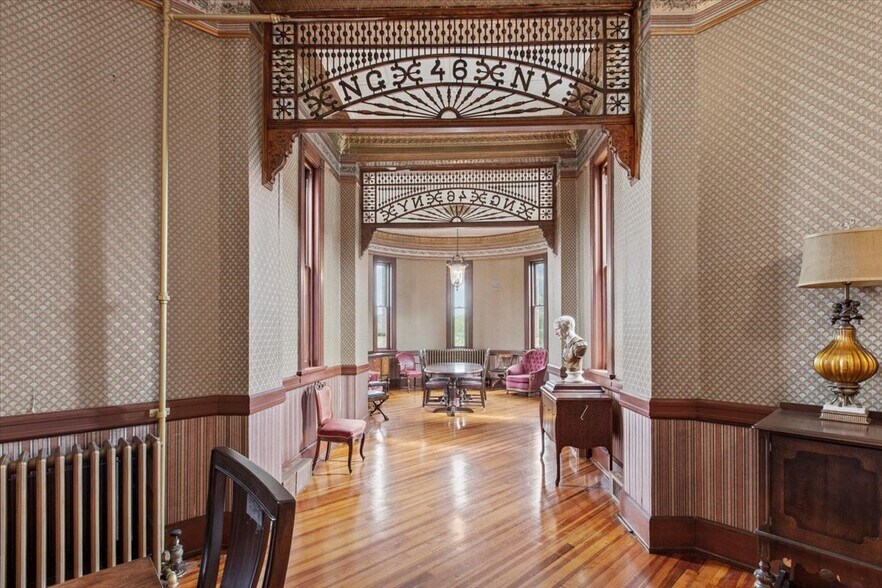 More Photos Of 49 Florida Ave, Amsterdam Hospitality For Sale