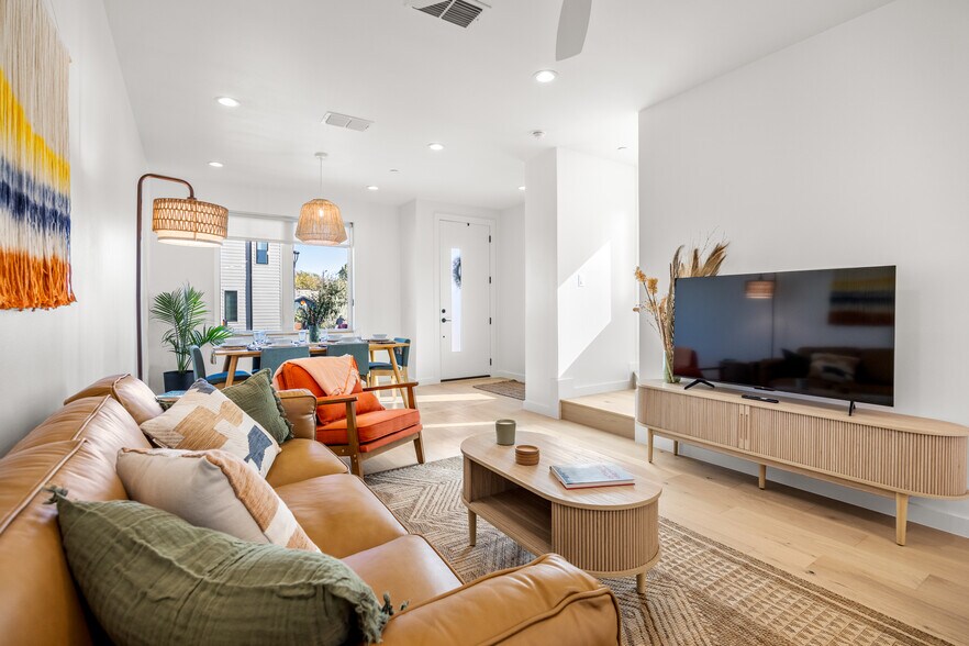 More Photos Of 1911 Dutton Dr, San Marcos Office Residential For Sale