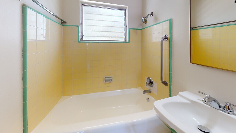 More Photos Of 830 C Ave, Coronado Apartments For Sale