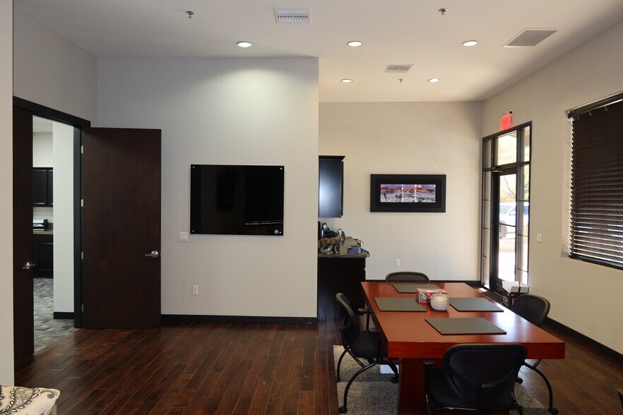 More Photos Of 7100 E Cave Creek Rd, Cave Creek Office Residential For Sale