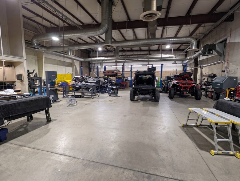 More Photos Of 737 W 2nd Ave, Mesa Manufacturing For Sale