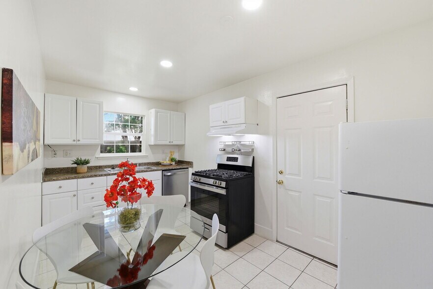 More Photos Of 2115 University Ave, Mountain View Multifamily For Sale