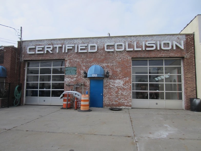 More Photos Of 132-136 S Long Beach Rd, Rockville Centre Auto Repair For Lease