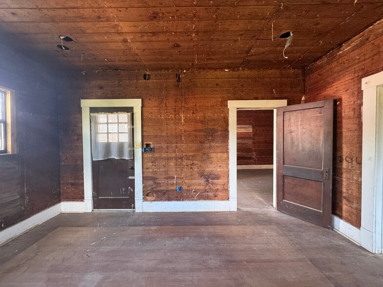 More Photos Of 4219 S Presa St, San Antonio General Retail For Sale