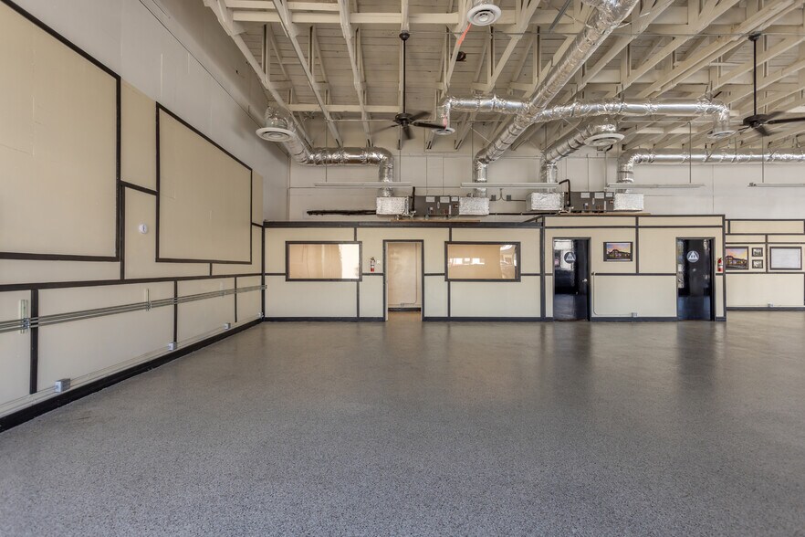 More Photos Of 402 W Chapman Ave, Orange Storefront For Lease