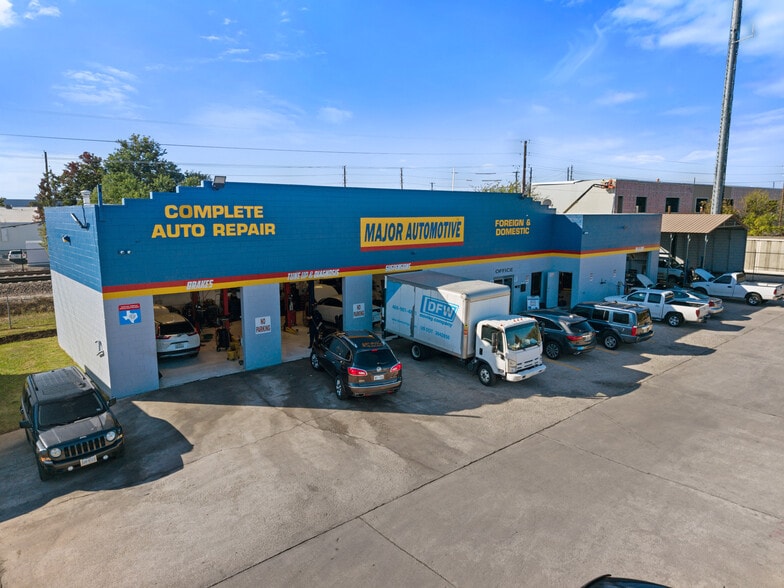 More Photos Of 3104 S Rigsbee Dr, Plano Industrial For Sale