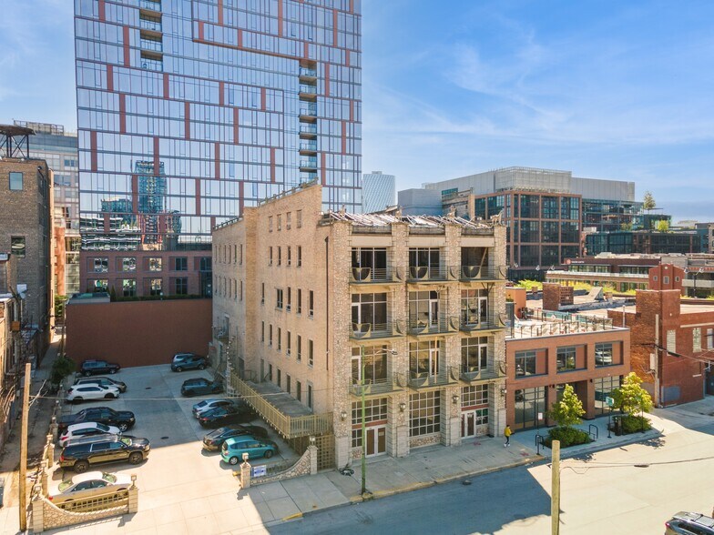 More Photos Of 165 N May St, Chicago Apartments For Sale