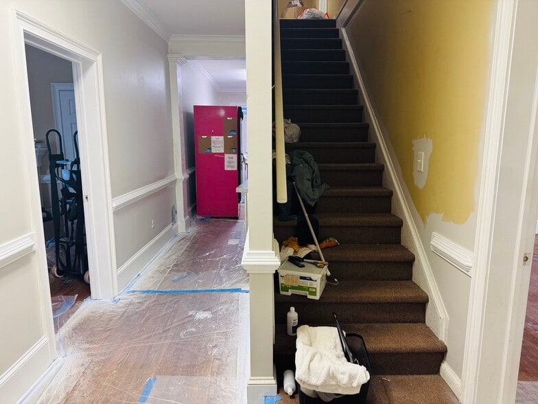 More Photos Of 732 W Taylor St, Griffin General Retail For Sale