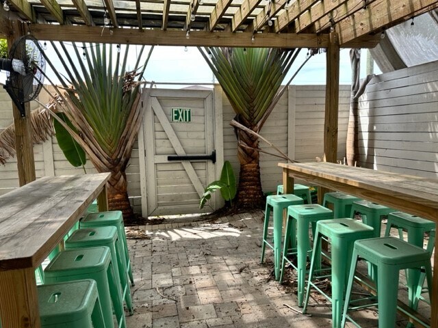 More Photos Of 2106 W Main St, Tampa Freestanding For Sale