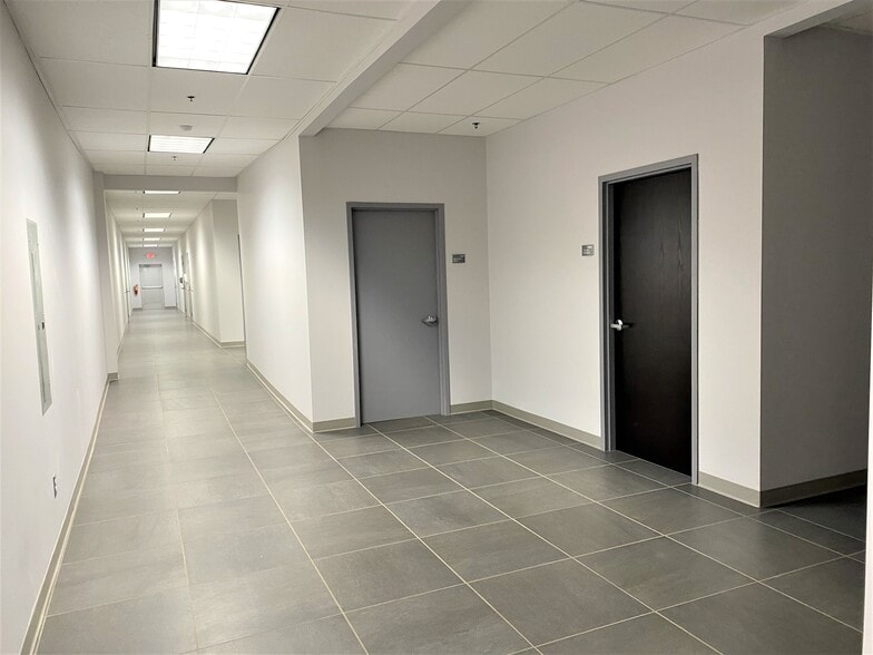 More Photos Of 5505 123rd St W, Savage Manufacturing For Lease