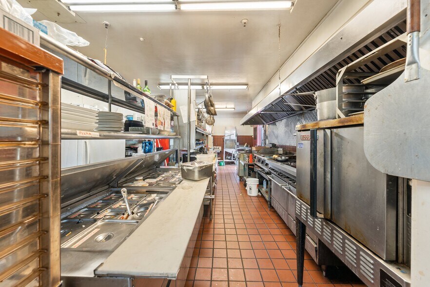 More Photos Of 809 Nooseneck Hill Rd, West Greenwich Restaurant For Sale