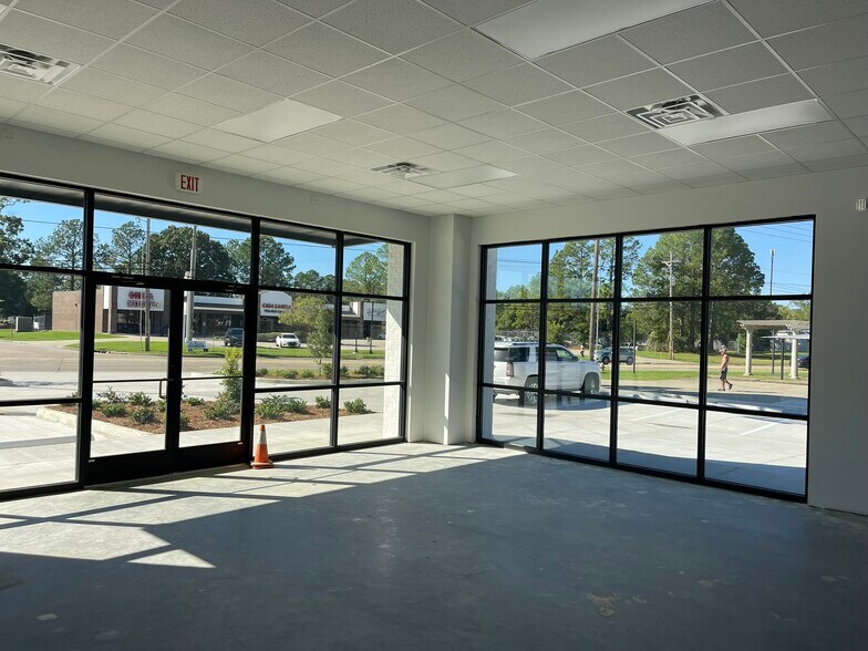 More Photos Of 13211 Coursey Blvd, Baton Rouge Storefront For Lease