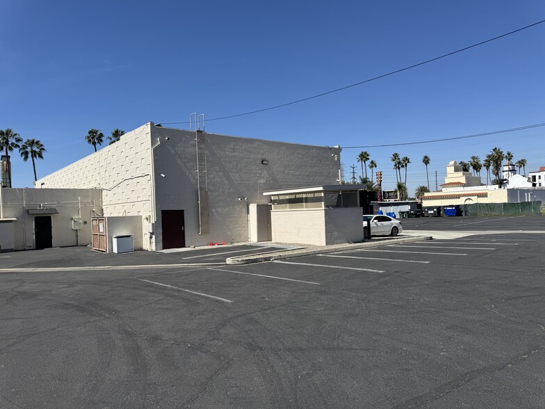 More Photos Of 7886 Beach Blvd, Buena Park Freestanding For Sale