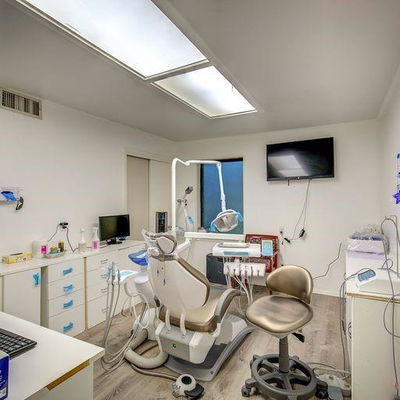 More Photos Of 737 Irby Ln, Irving Medical For Sale