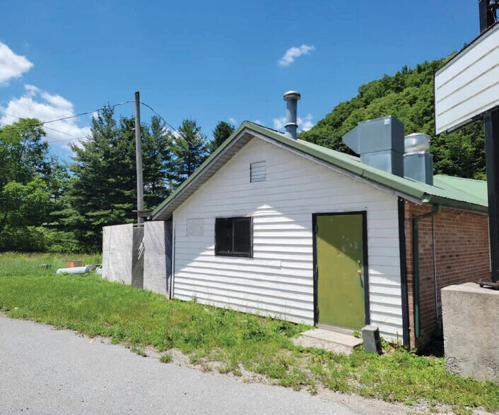 More Photos Of 693 Slaty Fork Rd, Slatyfork Restaurant For Lease
