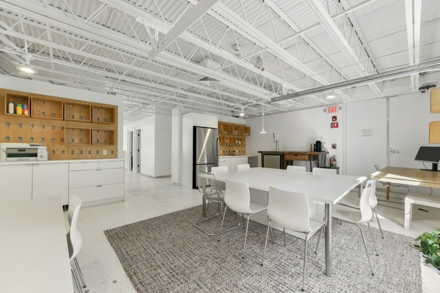 More Photos Of 555 E 2nd St, South Boston Loft Creative Space For Lease