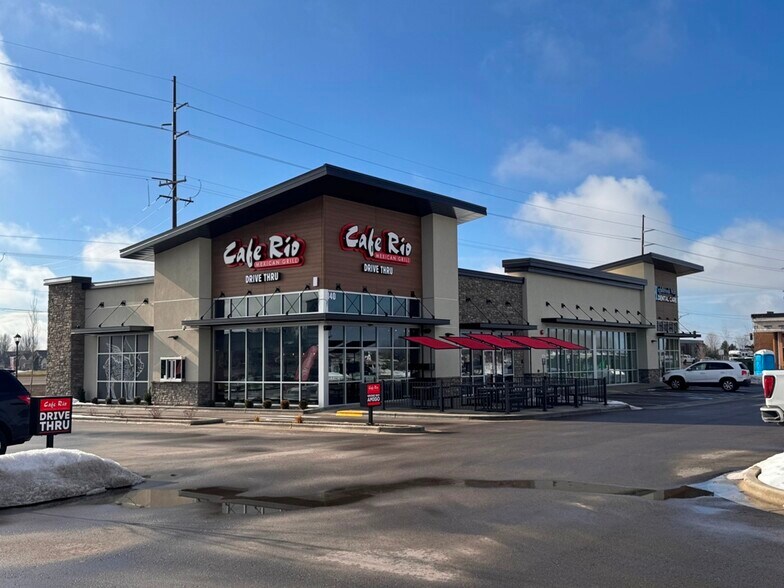 More Photos Of 200 N Highbrook Way, Star Restaurant For Lease