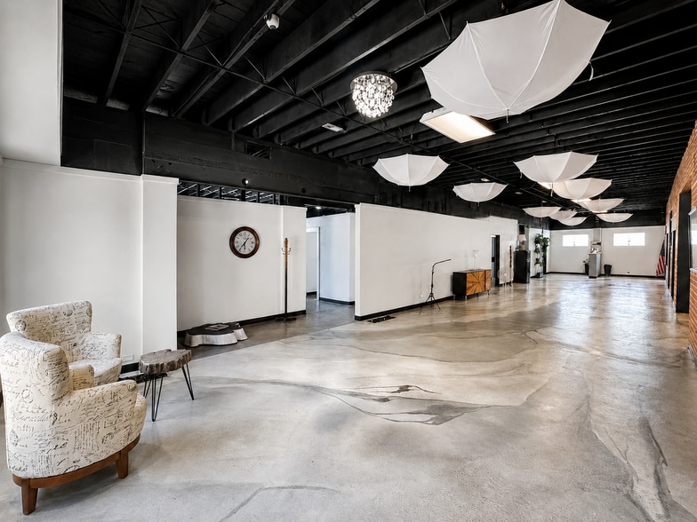 More Photos Of 44 W Lincoln Hwy, Chicago Heights Office For Lease