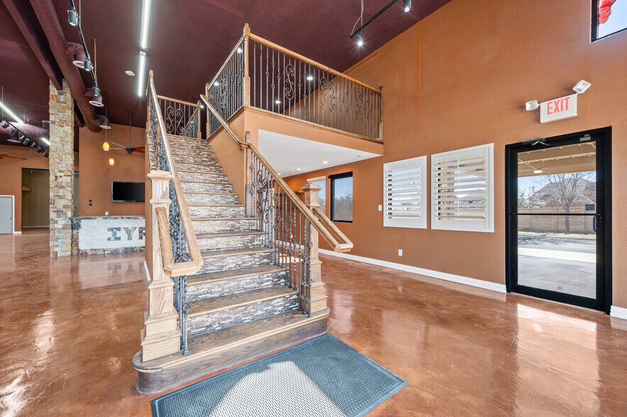 More Photos Of 7716 Davis Blvd, North Richland Hills Storefront For Lease