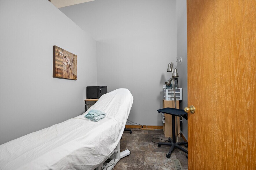 More Photos Of 321 Central Ave E, Saint Michael General Retail For Sale