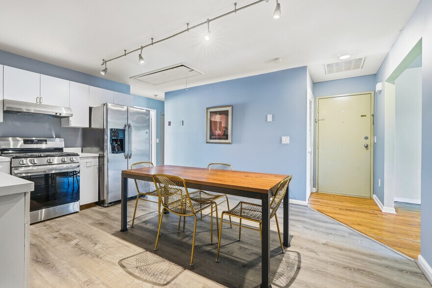 More Photos Of 305-341 Main St, Allenhurst Storefront Retail Residential For Sale