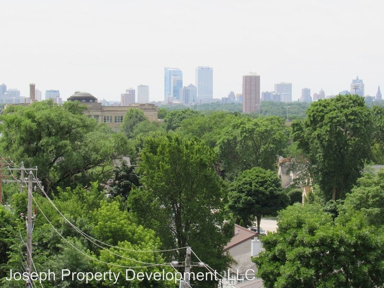 More Photos Of 4175 N Oakland Ave, Shorewood Multifamily For Sale